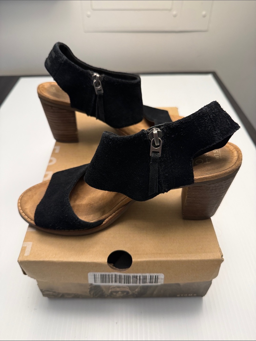 TOMS Majorca Cutout Black Suede Sandals Women's - Picture 4 of 8